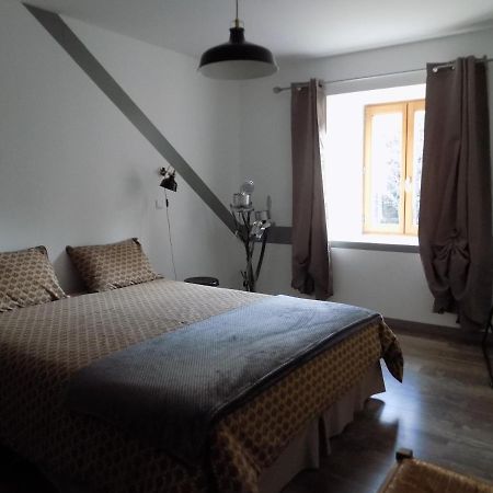 Bed and Breakfast Au Vieux Four Ambert Esterno foto