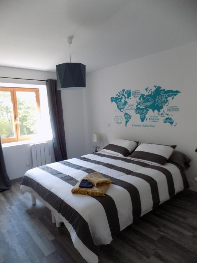 Bed and Breakfast Au Vieux Four Ambert Esterno foto